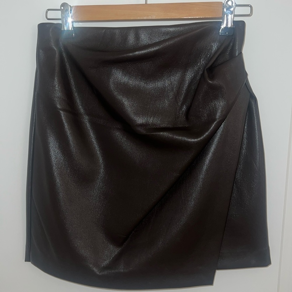 Aritzia vegan leather skirt